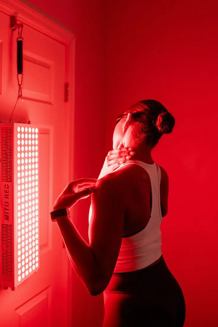Red Light Therapy at Home: The Ultimate Guide to Wrinkle Reduction, Collagen Boosting & Radiant Skin